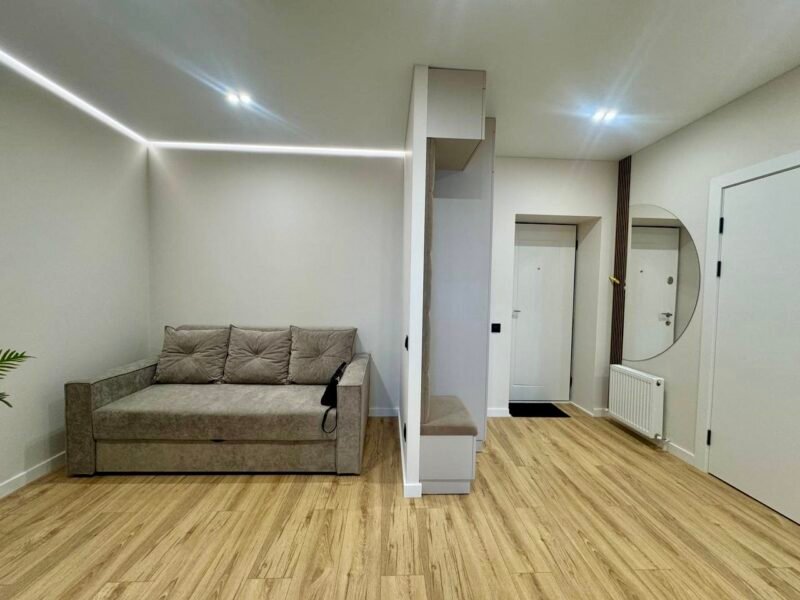 Apartament cu 1 cameră + living , autonomă