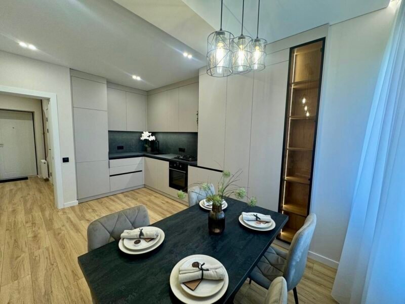 Apartament cu 1 cameră + living , autonomă