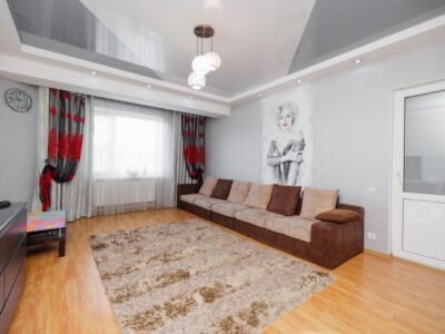 Apartament cu 3 camere, bucătărie și balcon