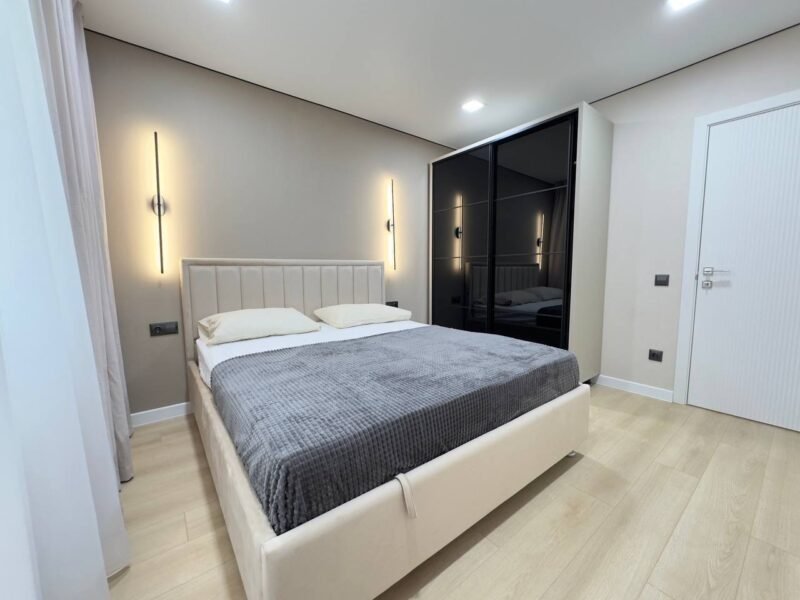 Botanica , apartament cu 2 odăi + living