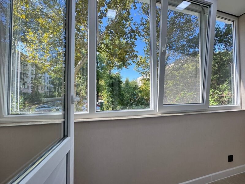 Botanica , apartament cu 2 odăi + living