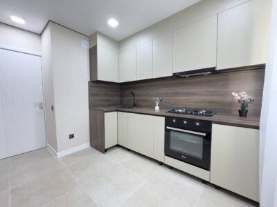 Botanica , apartament cu 2 odăi + living