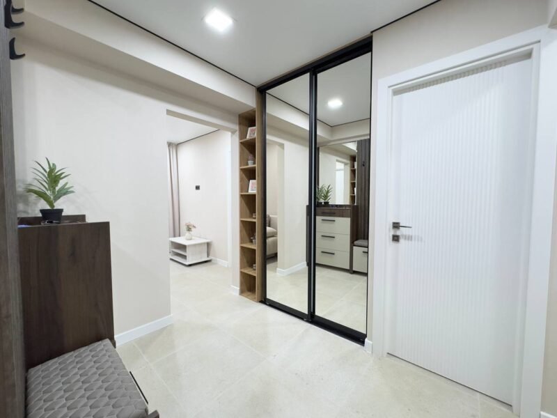 Botanica , apartament cu 2 odăi + living