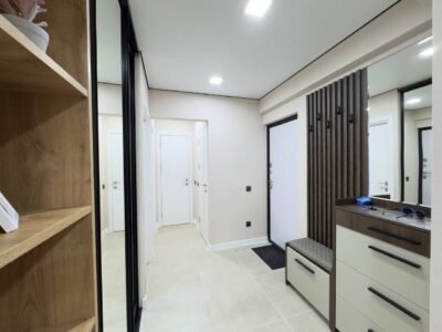 Botanica , apartament cu 2 odăi + living