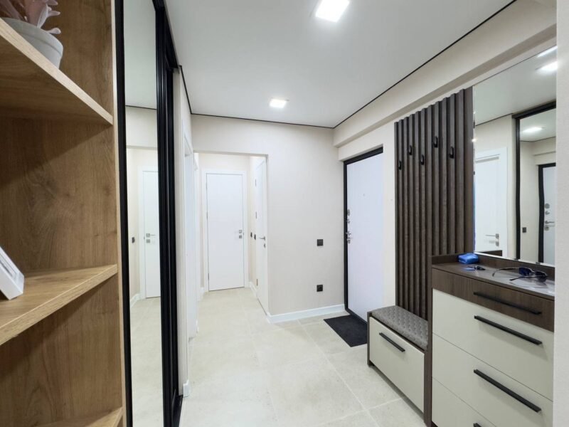 Botanica , apartament cu 2 odăi + living