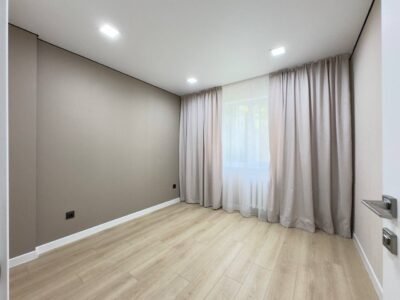 Botanica , apartament cu 2 odăi + living