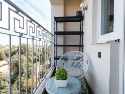 Apartament cu 2 camere și living – Centru, Valea Trandafirilor