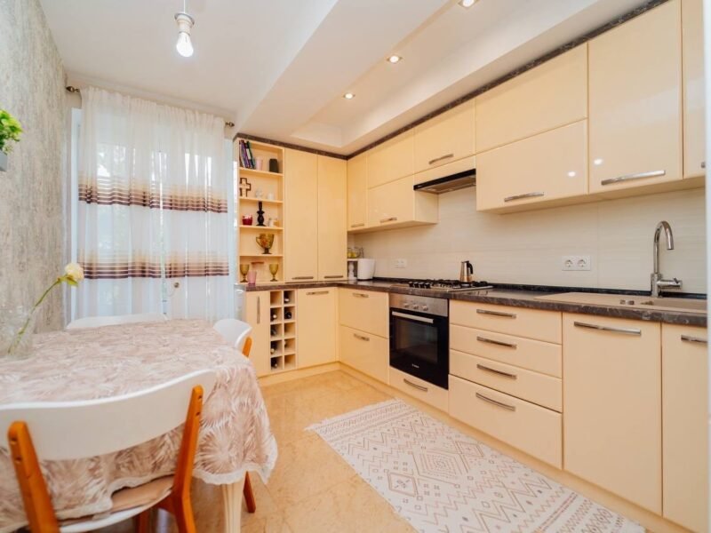 2 odăi + living – Buiucani, Șos. Balcani