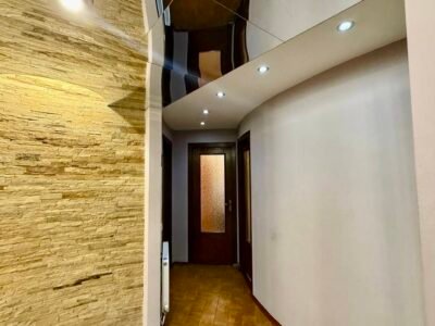 Apartament cu 3 camere – Centru