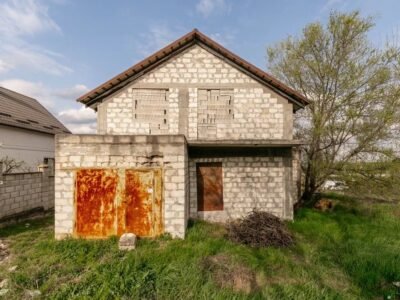 Casă în 2 nivele – variantă gri, Sîngera