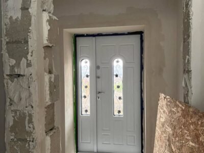 Casă Cruzești 10 ari – garaj și terasă