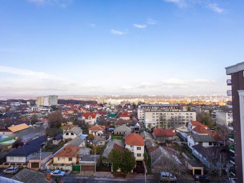 Apartament 2 odăi + living, 80 m² — Buiucani, Alba Iulia