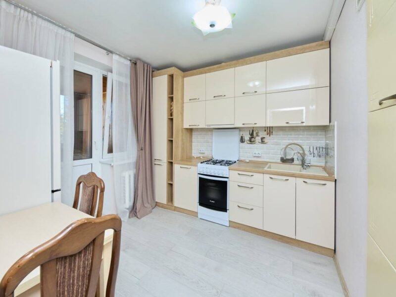 1 cameră + living, 37 m², etaj 6 — Albișoara