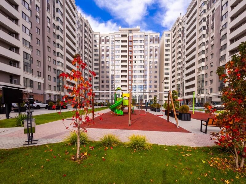 Apartament 2 dormitoare + living, 70 m², Buiucani (ExFactor)