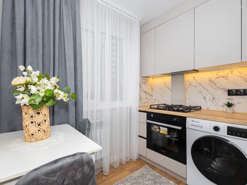 Centru, 2 odăi + living, str. Ismail, 45 m²