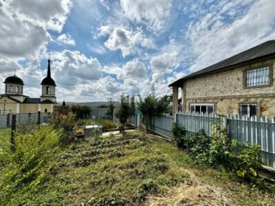 Floreni, casă individuală, 200 m², teren 12 ari