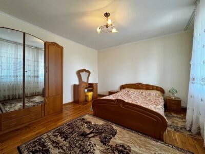 Floreni, casă individuală, 200 m², teren 12 ari