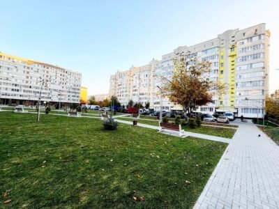 Ciocana, 2 camere + living + oficiu, Mircea cel Bătrân, 80 m²