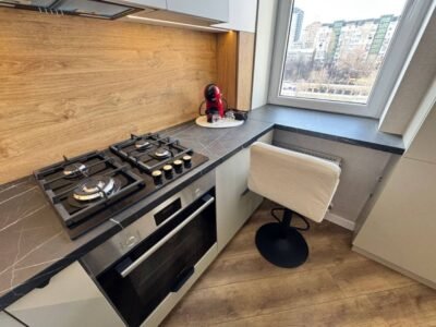 Ciocana, 2 camere + living + oficiu, Mircea cel Bătrân, 80 m²