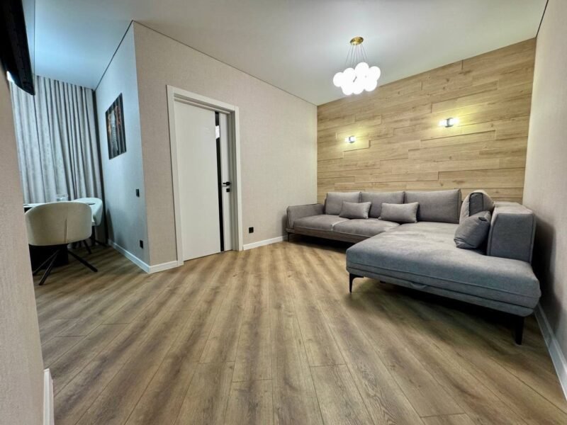 Ciocana, 2 camere + living + oficiu, Mircea cel Bătrân, 80 m²