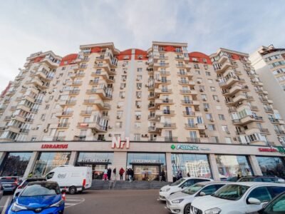 Centru, 2 camere, str. Lev Tolstoi, 68 m²