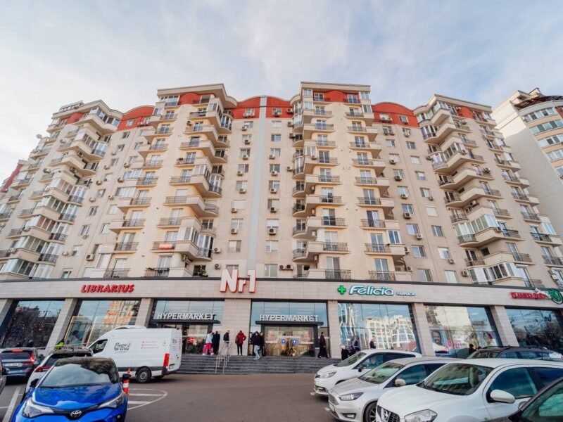 Centru, 2 camere, str. Lev Tolstoi, 68 m²