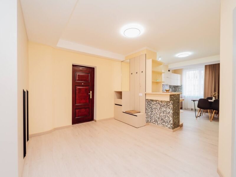 Centru, 2 camere, str. Lev Tolstoi, 68 m²