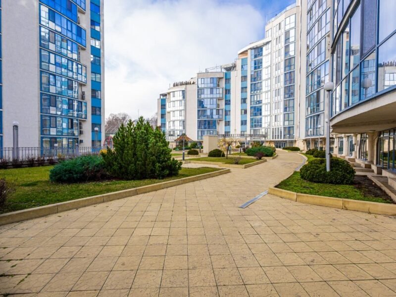 Rîșcani, 2 odăi + living, str. Nicolae Dimo, 93,8 m