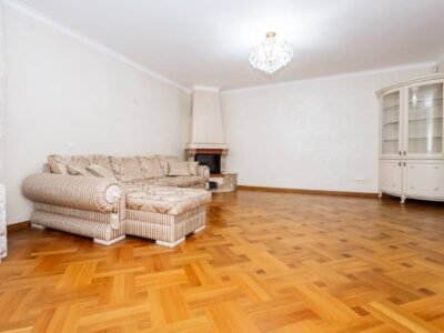 Stăuceni, 3 dormitoare + mansardă, str. A. Mateevici, 130 m²