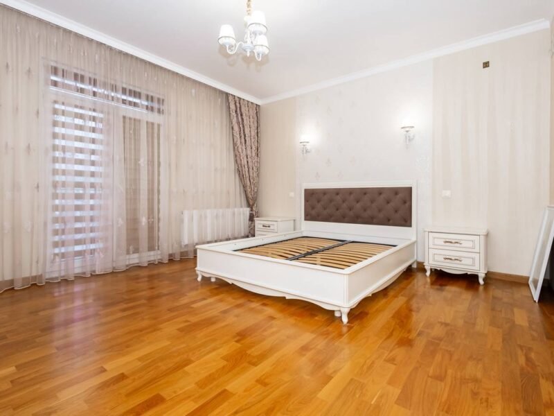 Stăuceni, 3 dormitoare + mansardă, str. A. Mateevici, 130 m²