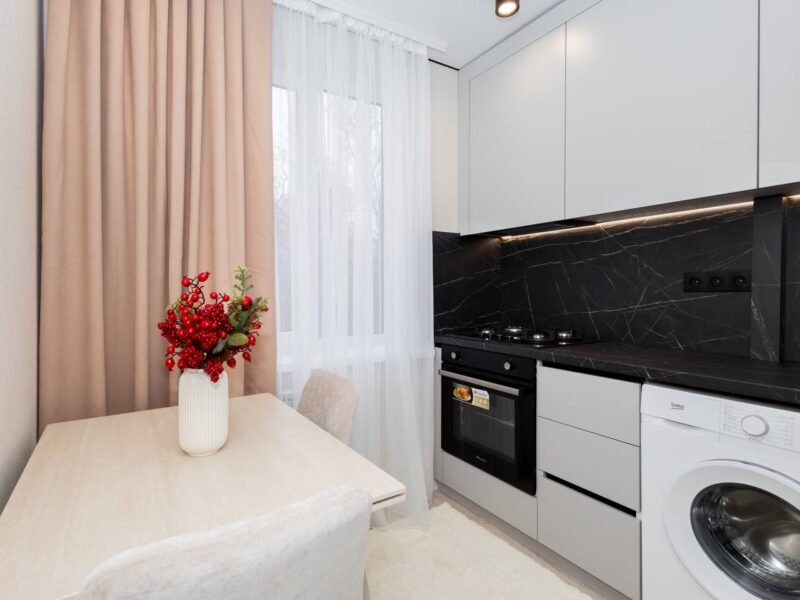 Râșcani, 2 odăi + living, str. Nicolae Dimo, 46 m²