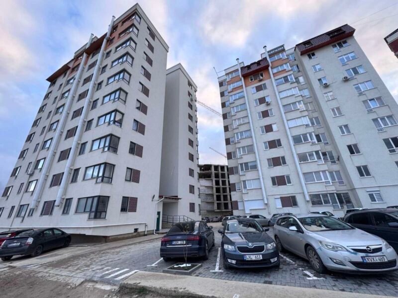 Durlești, 2 camere + living, str. N. Dimo, 60 m²
