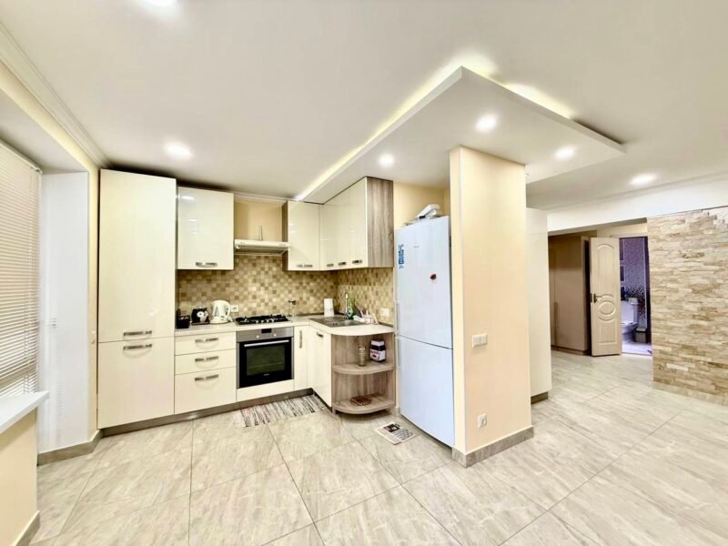 Grătiești – apartament 3 odăi – str. Sf. Treime – 95,2 m²