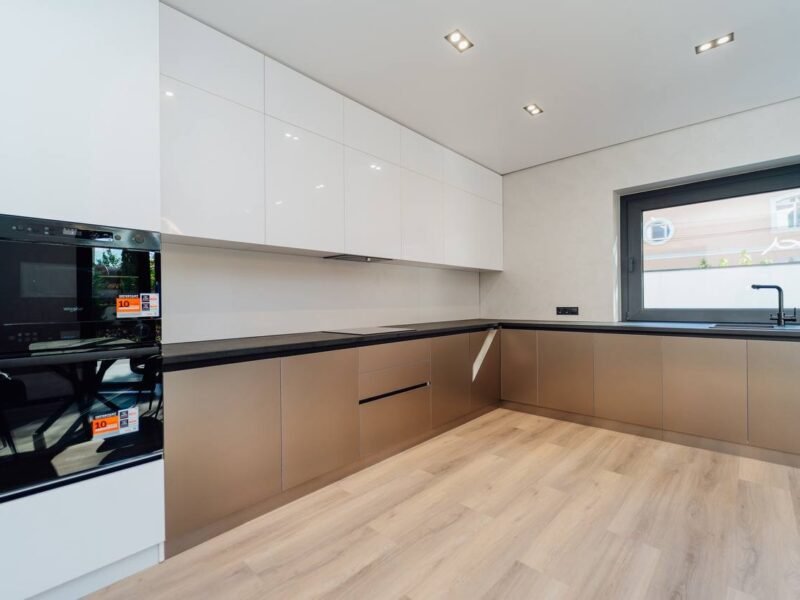 Cricova Centru – casă 6 dormitoare – str. Teilor – 510 m²