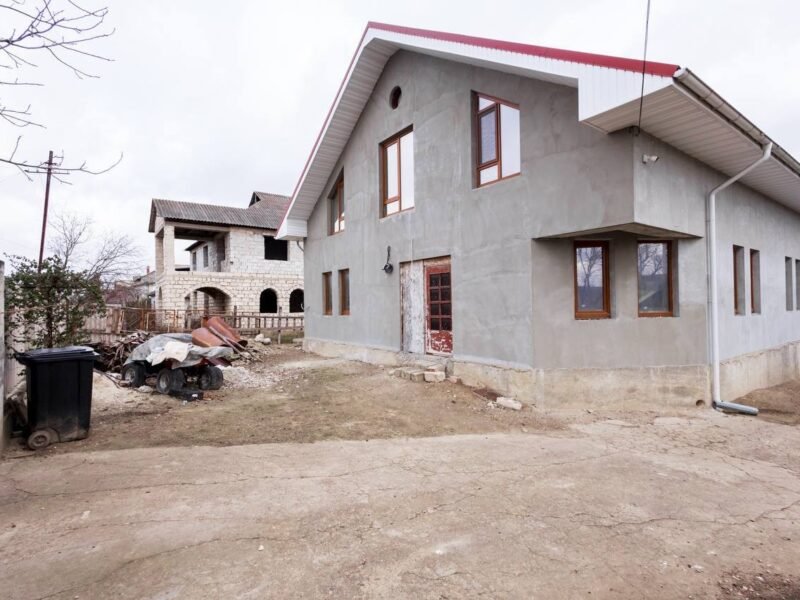 Ciorescu · casă 4 dormitoare · zonă liniștită · 137 m²