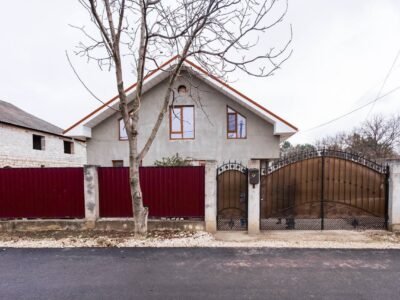 Ciorescu · casă 4 dormitoare · zonă liniștită · 137 m²