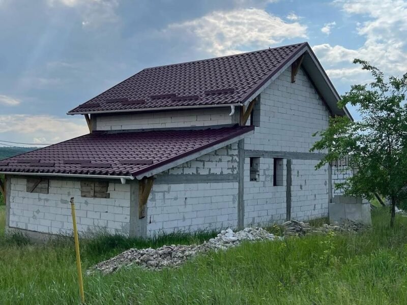 Budești · casă 2 nivele · 2 camere + living · 100 m²