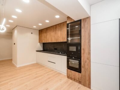 Ciocana · 2 camere + living · str. Ginta Latină · 67 m²