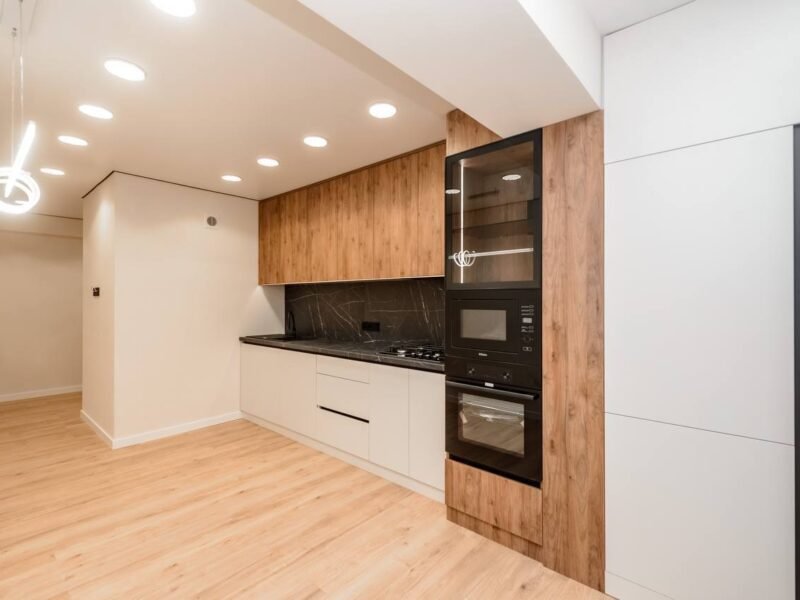 Ciocana · 2 camere + living · str. Ginta Latină · 67 m²