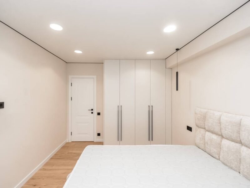 Ciocana · 2 camere + living · str. Ginta Latină · 67 m²