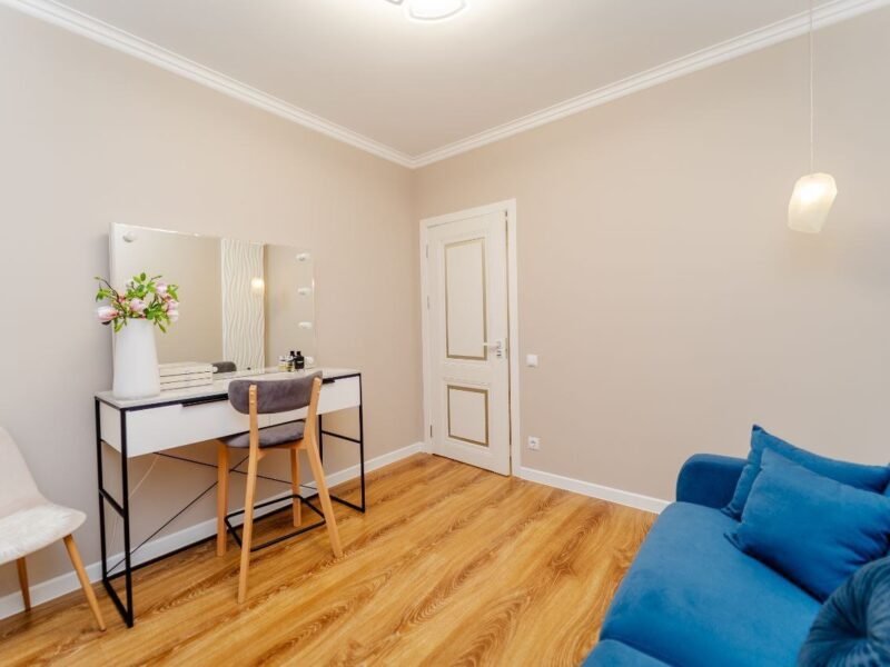 Centru · 2 camere + living · str. Moara Roșie · 67 m²