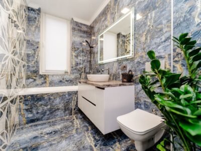 Centru · 2 camere + living · str. Moara Roșie · 67 m²