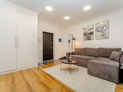 Centru · 2 camere + living · str. Moara Roșie · 67 m²