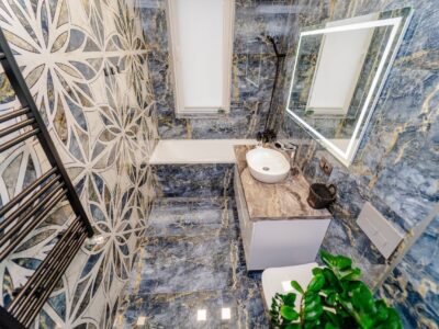 Centru · 2 camere + living · str. Moara Roșie · 67 m²