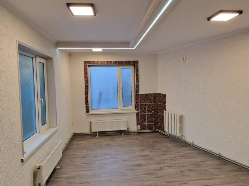 Spațiu 20 m², pentru salon / birou, prima linie