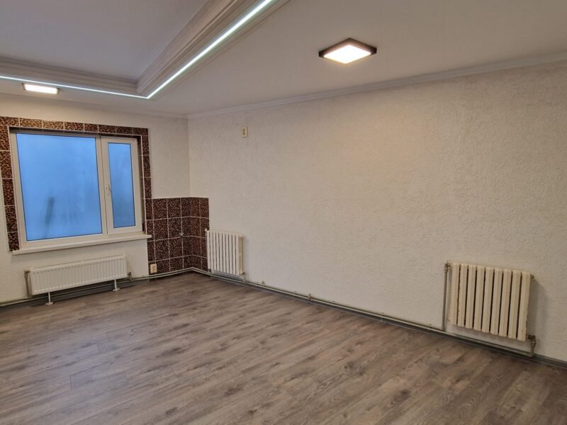 Spațiu 20 m², pentru salon / birou, prima linie