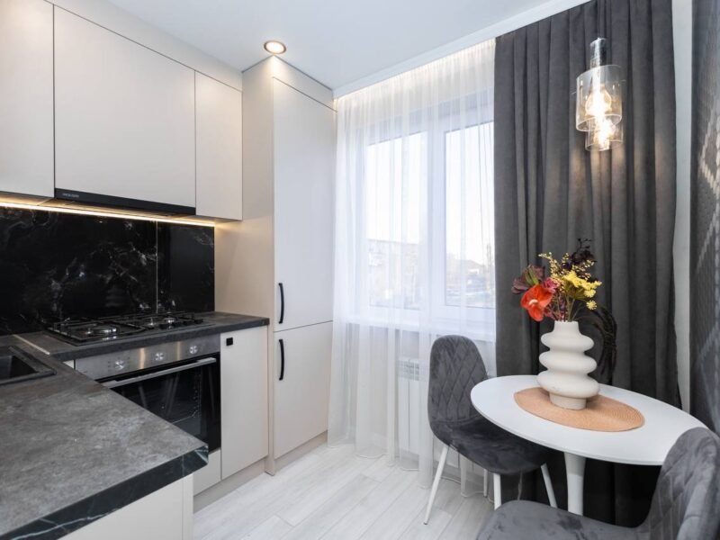 Buiucani · 2 camere + living · str. Paris · 47 m²