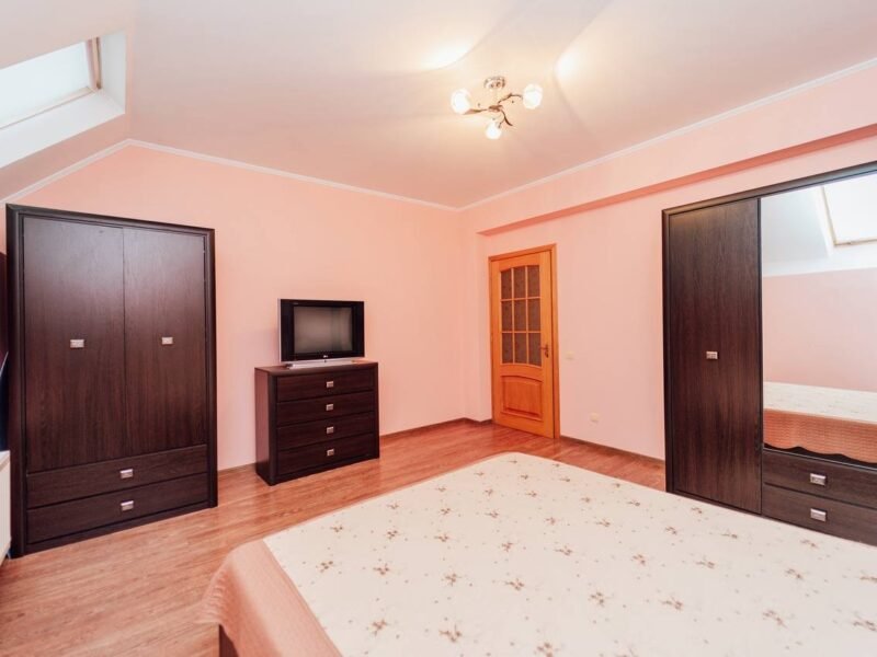 Poșta Veche · 4 odăi · str. Ceucari · 97 m²