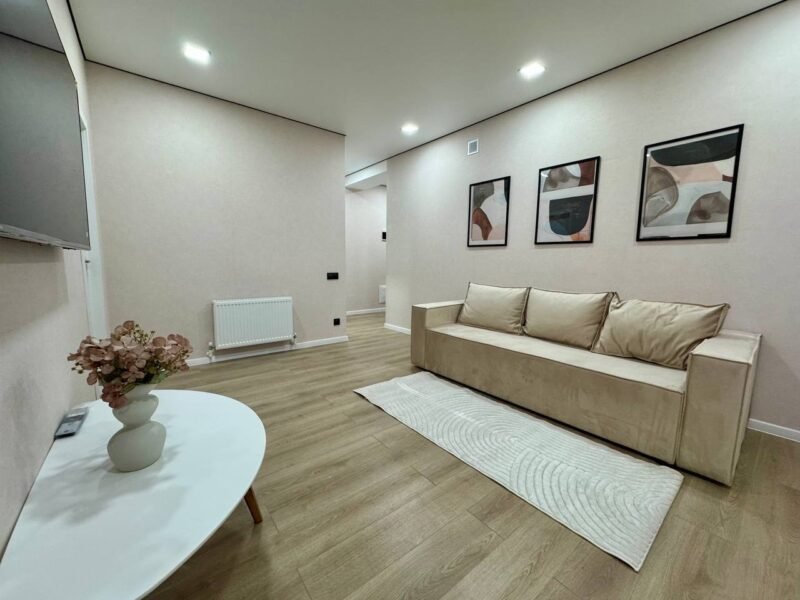 Durlești · 2 camere + living · str-la Tudor Vladimirescu · 65 m²