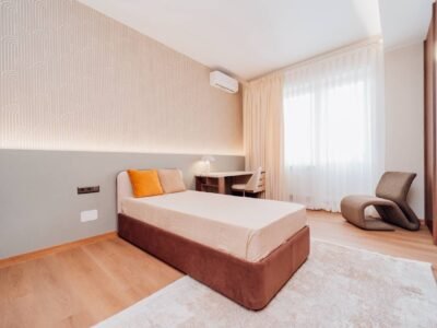 Buiucani · 3 dormitoare + living · str. Ștefan Neaga · 185 m²